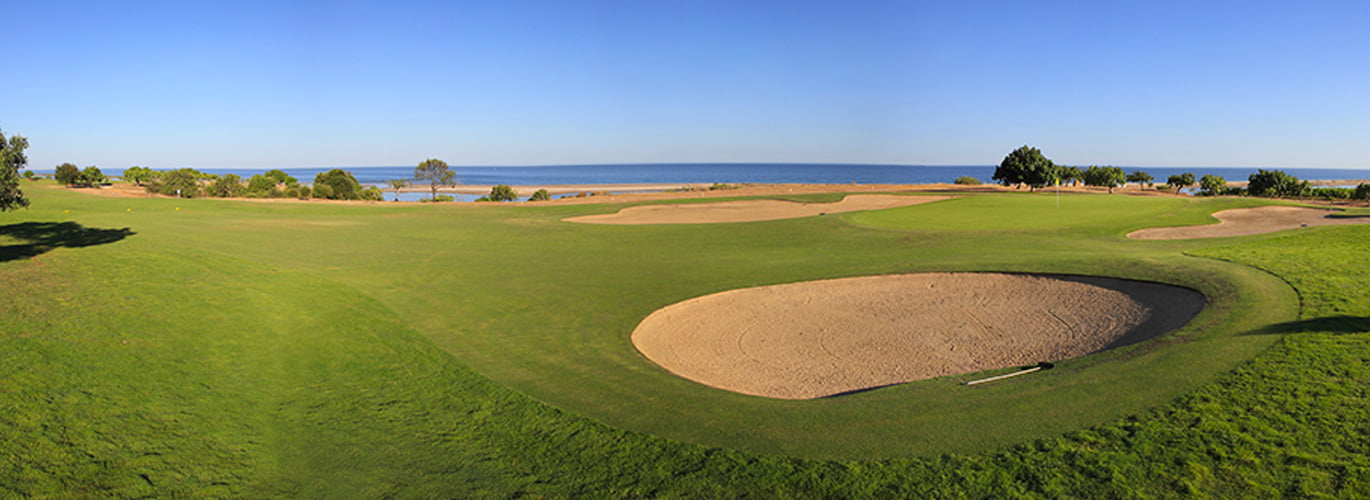 Mercado Inglês - Todos os dias são vendidas 12 casas aos ingleses.
